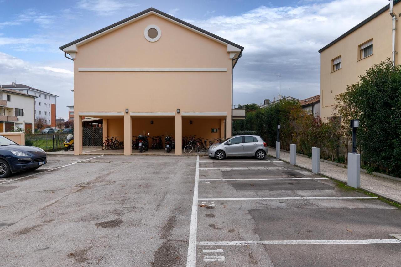 ראבנה Elly'S Home Parcheggio Privato מראה חיצוני תמונה